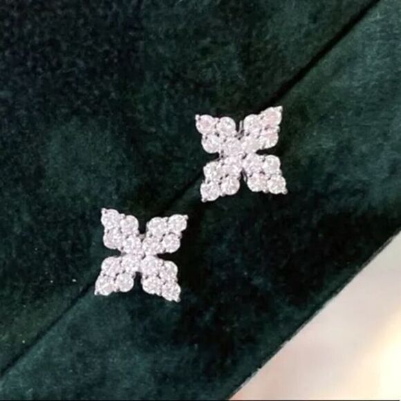 The Fabulous Four Points Dainty 925/White Sapphire Drop stud earrings - Picture 3 of 8